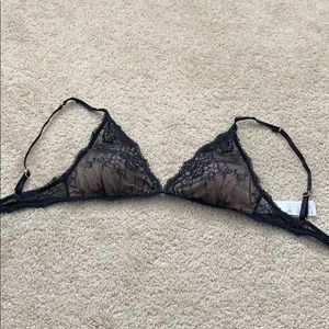 Abercrombie and Fitch black lace bralatte